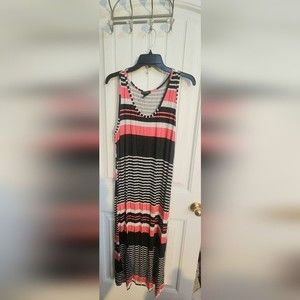 ❤️3/$25 Striped Black, Pink, & White Plus Size Maxi Dress -Size 2x/XXL